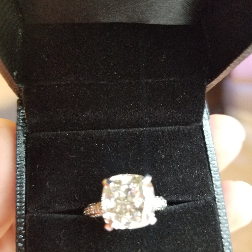 Moissanite ring - Picture 5 of 7